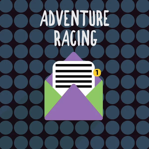 Szöveg jel mutatja Adventure Racing. Koncepcionális fotográfiai fegyelmi sport navigációval ismeretlen útvonalon — Stock Fotó