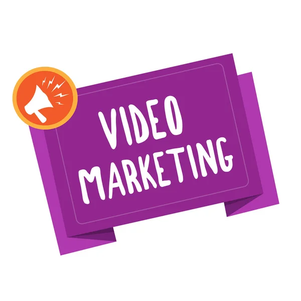 Écriture manuscrite de texte Marketing vidéo. Concept signifiant créer de courtes vidéos sur des sujets spécifiques à l'aide d'articles — Photo