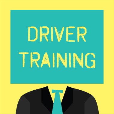 Sürücü eğitim gösterilen metin işareti. Kavramsal fotoğraf hazırlar elde etmek için yeni bir sürücü ehliyet