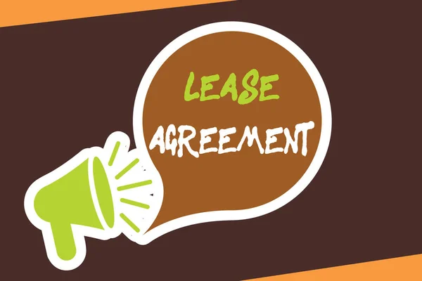 손으로 쓴 글자로는 《 Lease Agreement 》 가 있다. 한 당사자가 부동산 임대료를 합의하는 조건으로 사업 사진을 내보이는 계약서 — 스톡 사진