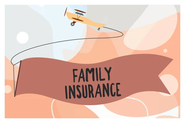 Концептуальний почерк, що показує сімейне страхування. Текст ділової фотографії, що оплачує часткову або повну охорону здоров'я родичів — стокове фото
