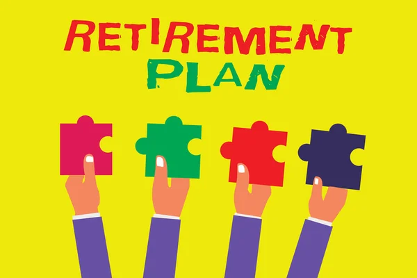 수입 계획 (Retirement Plan) 을 보여 주는 손 글씨이다. 일을 그만 두었을 때 사용하기 위해 돈을 저축하는 사업 사진을 내보이는 모습 — 스톡 사진