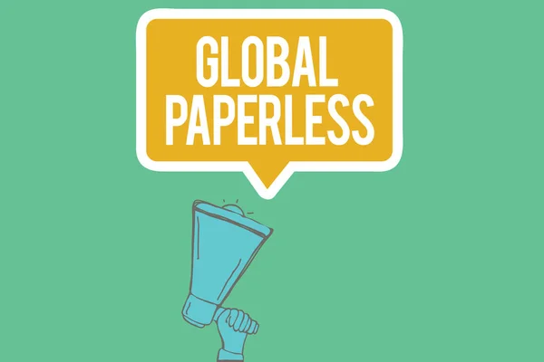 Escribiendo una nota que muestra Global Paperless. Foto de negocios mostrando ir a por métodos de tecnología como el correo electrónico en lugar de papel — Foto de Stock