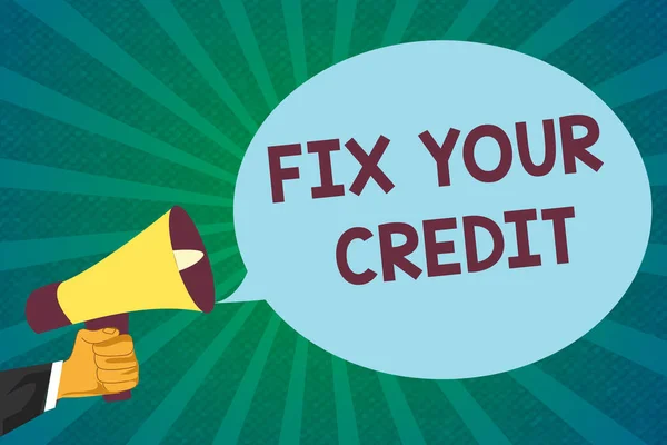 Ordet skriver text fixa din kredit. Affärsidé för hålla balanserar låg på kreditkort och annan kredit — Stockfoto