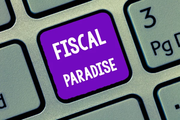 Fiscal Paradise 라는 제목의 글을 쓴다. 공금 낭비라는 개념은 큰 걱정거리입니다 — 스톡 사진