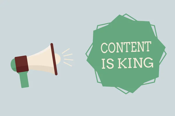 Texto de escritura de palabras El contenido es rey. Concepto de negocio para el contenido es el corazón de las estrategias de marketing actuales —  Fotos de Stock