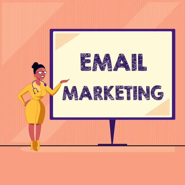 Wpisywanie tekstu słowo Marketing pocztą E-mail. Koncepcja biznesowa dla komercyjnych wiadomości do grupy osób korzystających z poczty — Zdjęcie stockowe