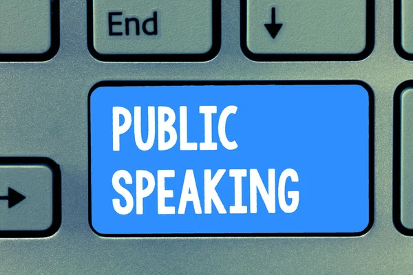 Texto de escritura de palabras Public Speaking. Concepto de negocio para personas que hablan etapa en tema Conferencia Presentación — Foto de Stock