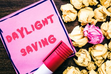 El yazısı Gün Işığı Tasarruf. Verileri korumak için kullanılabilecek depolama teknolojileri anlamında kavram