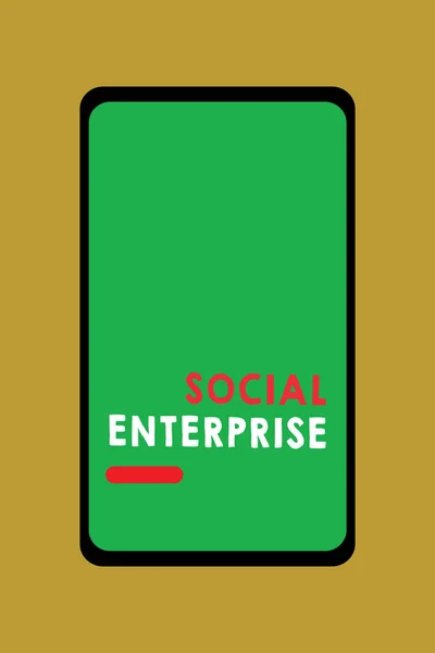 A escrever um bilhete a mostrar a Social Enterprise. Foto de negócios mostrando Negócios que ganham dinheiro de forma socialmente responsável — Fotografia de Stock