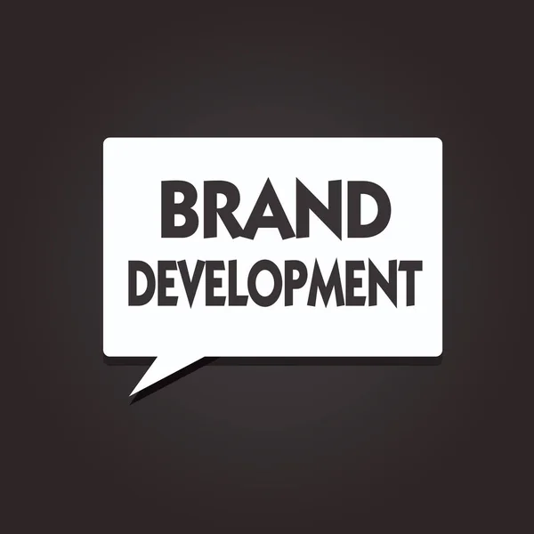 Znak tekstowy pokazujący rozwój marki. Zdjęcie koncepcyjne Definiowanie produktu do doskonałości na rynku Promocja — Zdjęcie stockowe
