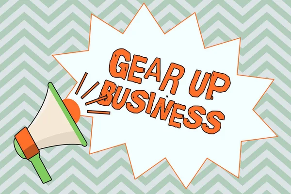 Escribiendo nota mostrando Gear Up Business. Herramienta de presentación de fotos de negocios para evaluar las necesidades de la idea y crear un plan — Foto de Stock