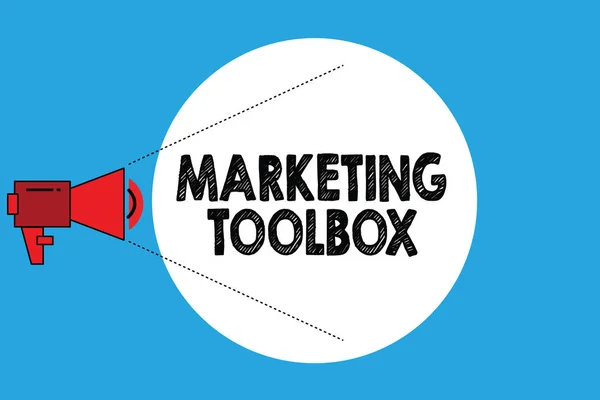 Nota de escrita mostrando Marketing Toolbox. Foto de negócios que mostra meios na promoção de um produto ou serviços Automação — Fotografia de Stock