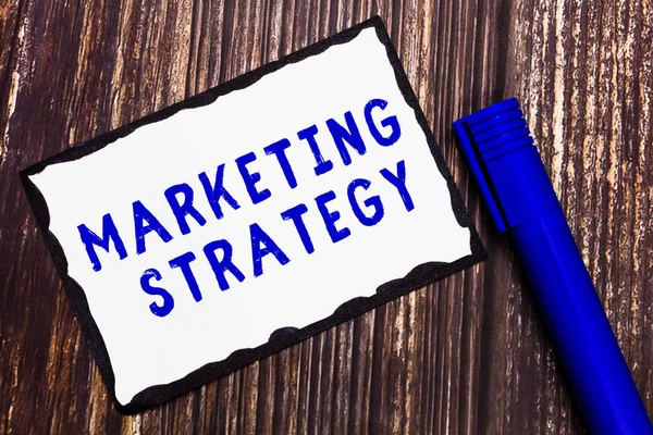 문자로 마케팅 전략 (Marketing Strategy). 상품 서비스 사업을 마련하는 방법에 관한 계획 사업 개념 — 스톡 사진