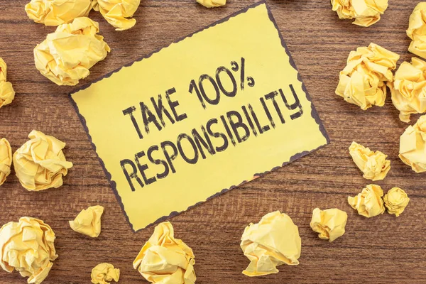 Signo de texto mostrando Take 100 Responsibility. Fotografía conceptual ser plenamente responsable de sus acciones y pensamientos — Foto de Stock
