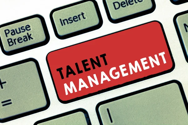 Konzeptionelle Handschrift, die Talent Management zeigt. Geschäftstext Erwerb von Einstellungen und Bindung talentierter Mitarbeiter — Stockfoto