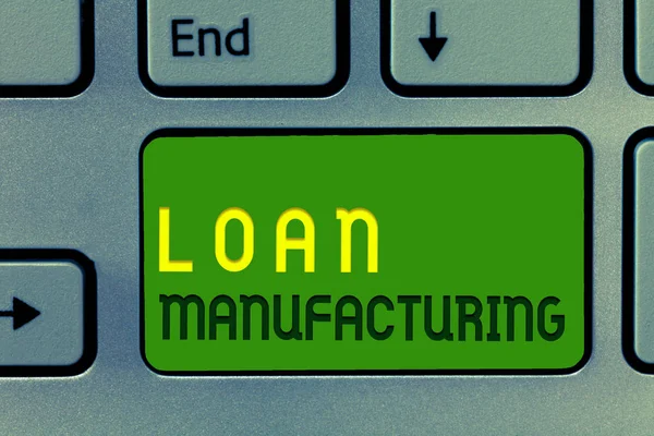 문자를 사용하는 단어 : Loan Manufacturing. 은행 과정에 대한 개념 은행 압류 자의 자격 여부를 검사하는 일 — 스톡 사진