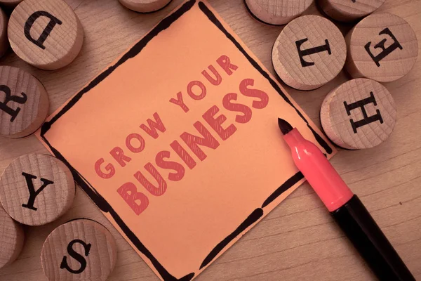 Signo de texto mostrando Haz crecer tu negocio. Foto conceptual Lograr un mayor beneficio Proporcionar un mejor retorno de la inversión —  Fotos de Stock