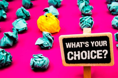 Kavramsal el S Your Choice soru ne gösterilen yazma. Fazla yeşil kağıt iş fotoğraf metin seçeneği karar tercih edilen görüş tercih yazı tahtası beyaz mektup pembe tabanı ile lobs.