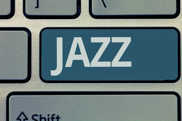 Textzeichen mit Jazz. konzeptionelle Foto kraftvollen Rhythmus mit Blech- und Holzblasinstrumenten, um die Musik zu spielen — Stockfoto