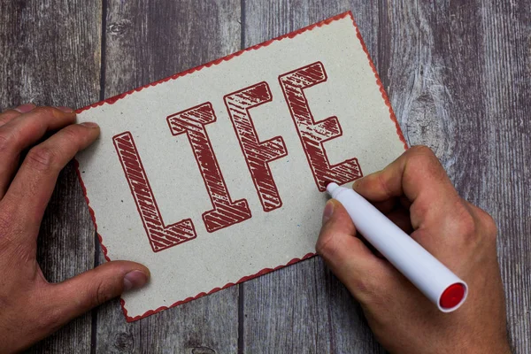 Word metin yazma hayat. İş kavramı bir bireysel insan ve hayvan canlılık için