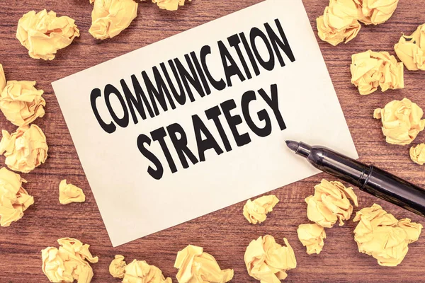 コミュニケーション戦略を示す概念的な手書き。目標と方法の口頭または視覚的な計画を紹介するビジネス写真 — ストック写真