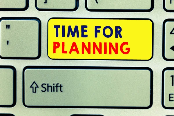 Schreibzeit für die Planung von Texten. Konzept, das bedeutet, Dinge für die Erstellung von Prioritätenlisten vorzubereiten — Stockfoto