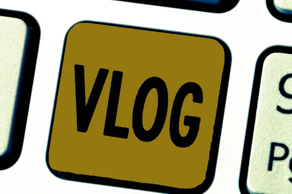 Wortschreiben Text vlog. Geschäftskonzept für Blog, das kurzes Videomaterial auf Social-Media-Plattform enthält — Stockfoto