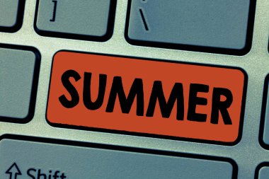 Yaz gösterilen Not yazma. Kuzey yarımkürede hazirandan Ağustos yılın en sıcak sezon vitrine iş fotoğraf