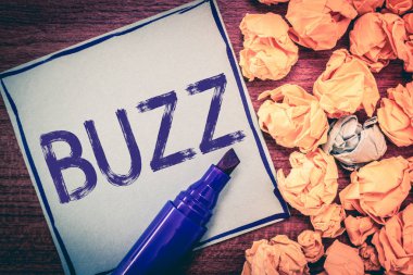Buzz gösterilen Not yazma. İş fotoğraf hareket hızlı bir şekilde vitrine atmosfer heyecan ve etkinlik söylenti telefon arama