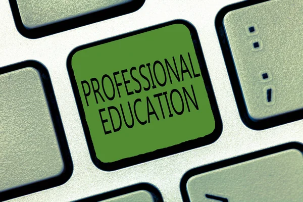 A szakmai oktatást bemutató feljegyzés. Üzleti fotó bemutatása Folyamatos oktatási egységek Specialized Training — Stock Fotó