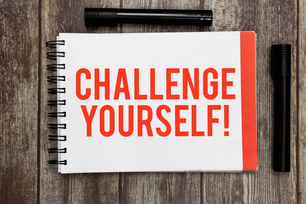 Word writing text Challenge Yourself. Geschäftskonzept für höhere Standards Das Unmögliche anstreben — Stockfoto