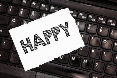 Happy gösterilen Not yazma. Duygu veya gösteren zevk kanaat bir şey hakkında vitrine iş fotoğraf kişi