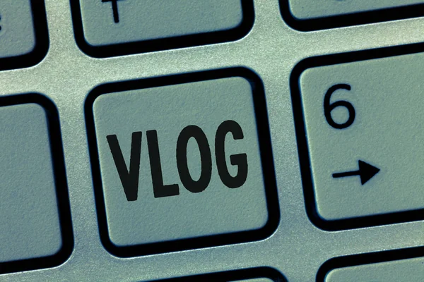 Εννοιολογική χέρι γραφή δείχνει Vlog. Επαγγελματίες φωτογραφία προβάλλοντας Blog που περιέχει σύντομο βίντεο υλικό κοινωνική πλατφόρμα πολυμέσων — Φωτογραφία Αρχείου