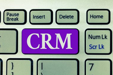 Kelime yazma Crm. Bir organizasyonun ortaklık etkileşimlerini yönetmek için iş stratejisi kavramı