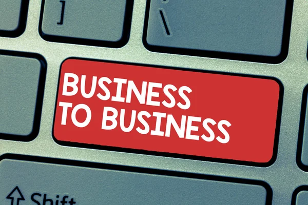 Manuscrito de texto escrevendo Business To Business. Conceito significado Transação comercial entre duas empresas — Fotografia de Stock