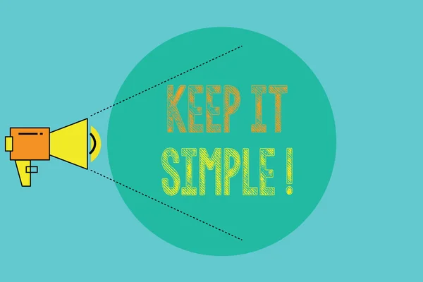 Escritura a mano conceptual que muestra Keep It Simple. Exhibición de la foto del negocio Permanezca en el lugar simple o la posición no complicada — Foto de Stock