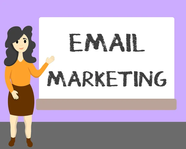 文字写电子邮件营销。使用邮件向一组人发送商业邮件的业务概念 — 图库照片