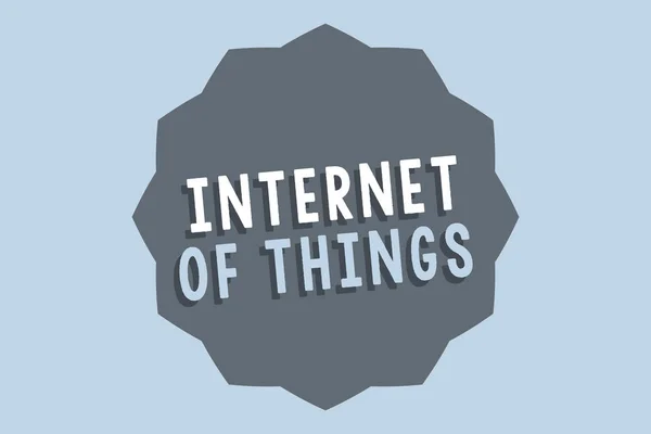 Texto de caligrafia Internet Of Things. Conceito que significa conexão de dispositivos à rede para enviar dados — Fotografia de Stock