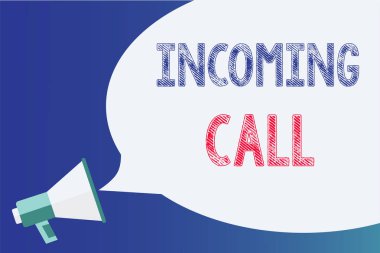 Gelen çağrı gösterilen metin işareti. Kavramsal fotoğraf gelen alınan arayan kimliği telefon sesli mesaj Vidcall megafon hoparlör konuşma balonu önemli mesajı yüksek sesle konuşan.