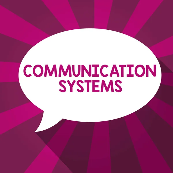 コミュニケーションシステムを示すメモを書く 信号を送信するための機械の情報利用の流れを紹介するビジネス写真 — ストック写真