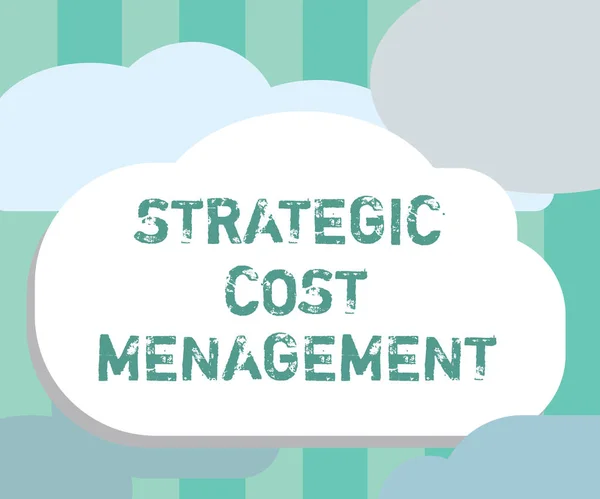 Word tekst intoetsen Strategisch Management van de kosten. Bedrijfsconcept voor het combineren van de besluitvorming met de budgettering van de uitgaven — Stockfoto