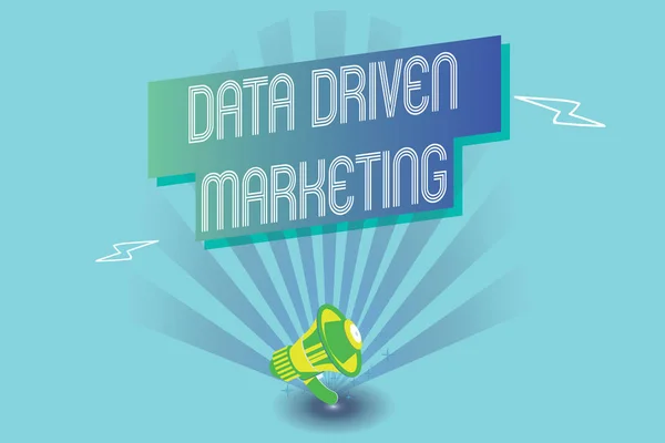 Escrevendo nota mostrando Data Driven Marketing. Business photo showcasing Estratégia baseada em Insights Análise a partir de interações — Fotografia de Stock