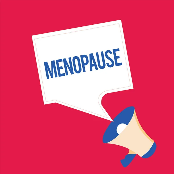 Escribiendo una nota que muestra la menopausia. Foto de negocios mostrando Cese de la menstruación Las mujeres mayores cambios hormonales período — Foto de Stock
