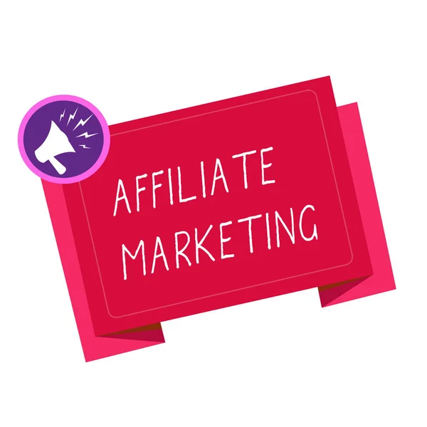 Schreiben Notiz zeigt Affiliate-Marketing. Geschäftsfoto, das die Förderung eines anderen Vorführprodukts zeigt, das eine Provision verdient — Stockfoto