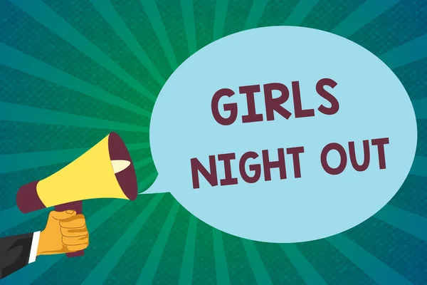 Texte d'écriture de mots Girls Night Out. Concept d'entreprise pour les libertés et la mentalité libre pour les filles à l'ère moderne — Photo