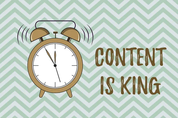 Tulisan tangan dalam Content Is King. Konsep makna Isi adalah jantung dari strategi pemasaran hari ini — Stok Foto