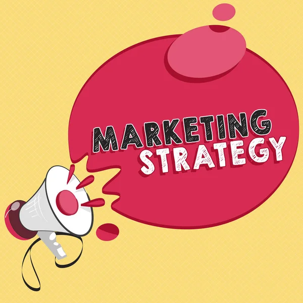 Palavra escrevendo texto Estratégia de Marketing. Conceito de negócio para o esquema de como colocar para fora produtos Serviços Negócios — Fotografia de Stock
