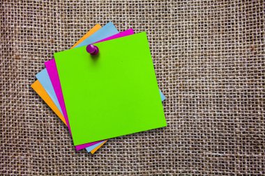 Tasarım iş boş kopya alanı metin reklam Web sitesi tanıtım için Banner şablon boş Notepad Pinned itmek sayfalar doğal Abaca dokuma Pano kapağı üzerinde izole