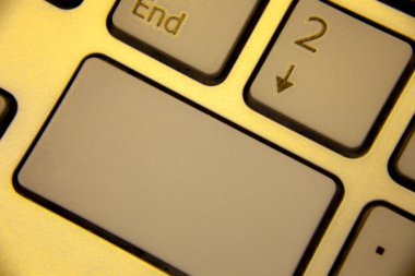 Tasarım iş kavramı boş kopya metin Web afiş promosyon malzemesi şablonu bilgisayar klavye Ekle anahtar düğmesi basın iş yazılı metin iki kelime alay etmek için